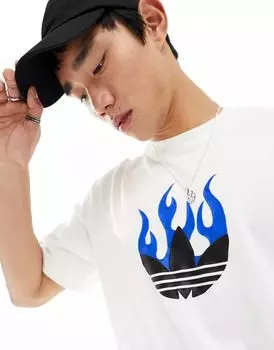 Белая футболка унисекс с пламенным трилистником adidas Originals