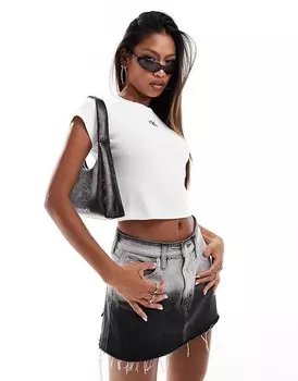 Белая футболка в рубчик Calvin Klein Jeans