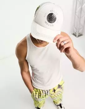 Белая кепка дальнобойщика с логотипом и контрастным желтым рисунком ASOS Smiley Collab