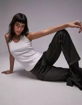 Белая майка в рубчик с V-образным вырезом Topshop