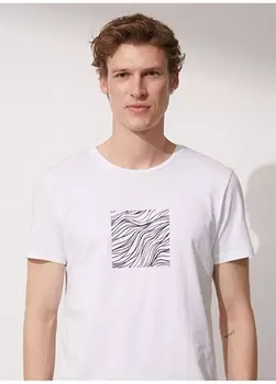 Белая мужская футболка с круглым вырезом с принтом Confused People By Fabrika