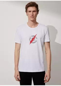 Белая мужская футболка с круглым вырезом с принтом Take People By Fabrika