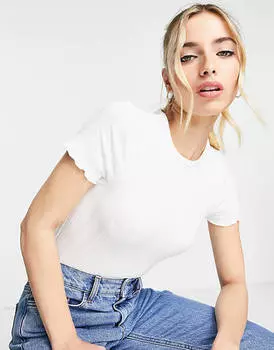 Белая приталенная футболка в рубчик с салатовой каймой ASOS DESIGN