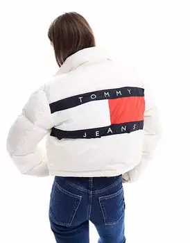 Белая стеганая куртка Tommy Jeans Alaska с флагом на спине