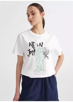 Белая женская футболка с круглым вырезом с принтом Fabrika