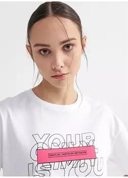 Белая женская футболка с круглым вырезом с принтом Fabrika Sports