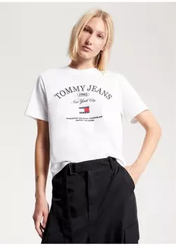 Белая женская футболка с круглым вырезом с принтом Tommy Jeans