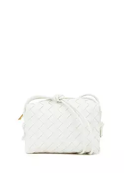 Белая женская кожаная сумка mini loop camera Bottega Veneta