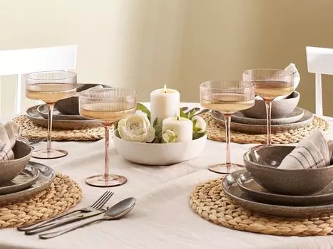 BELIANI Чашки для шампанского Набор из 4 прозрачных пастельных розовых рифленых дизайнов 330 мл Вместимость 33 мл Выдувные бокалы для шампанского Бокалы для шампанского, прозрачный