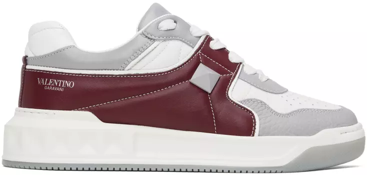 Бело-бордовые кроссовки с заклепками Valentino Garavani