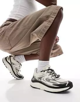 Бело-черные кроссовки Bronx Trackerr