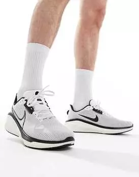 Бело-черные кроссовки Nike Running Vomero 17