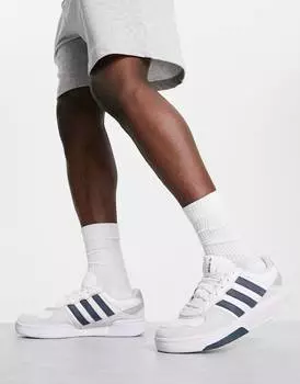Бело-серые кроссовки adidas Originals Courtic
