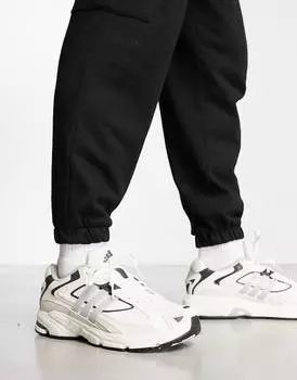 Бело-серые кроссовки adidas Originals Response CL
