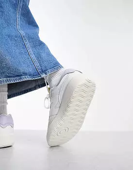Бело-сиреневые кроссовки New Balance CT302