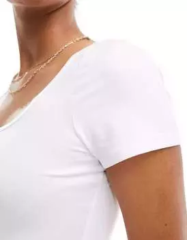 Белое бесшовное боди с овальным вырезом Hollister