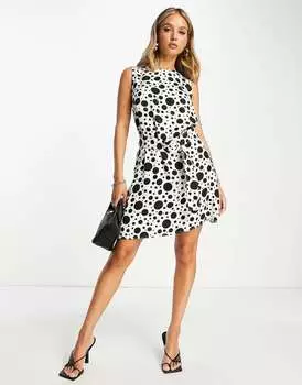 Белое мини-платье с поясом и точечным принтом River Island