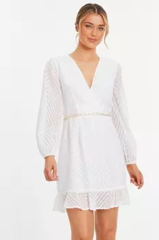 Белое мини-платье с шевронным узором QUIZ Clothing