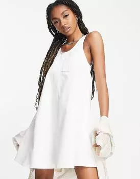 Белое свободное платье мини из денима COLLUSION