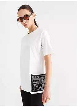 Белоснежная женская футболка с круглым вырезом и принтом Black On Black