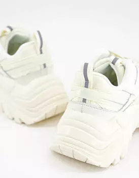 Белоснежные кроссовки Fila Interation