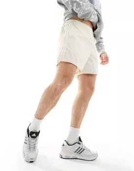 Белоснежные спринтерские шорты adidas