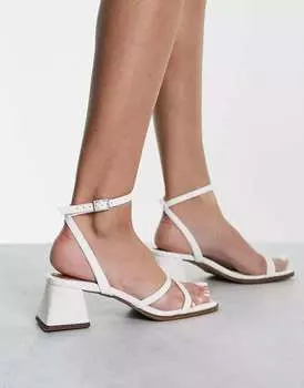 Белые босоножки на среднем каблуке ASOS Hastings