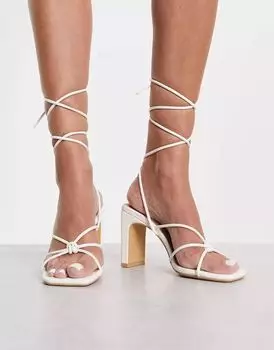 Белые босоножки с ремешками New Look с завязкой спереди и блочным каблуком