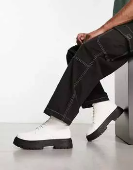 Белые ботинки из искусственной кожи на шнуровке ASOS с массивной контрастной подошвой