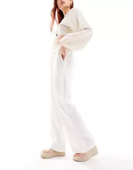 Белые брюки без застежек с эффектом льна Stradivarius