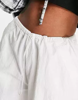 Белые брюки карго с парашютом ASOS DESIGN