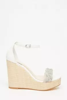 Белые декорированные плиссированные босоножки QUIZ Clothing