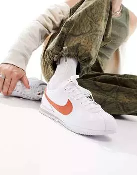 Белые и красные кроссовки Nike Cortez