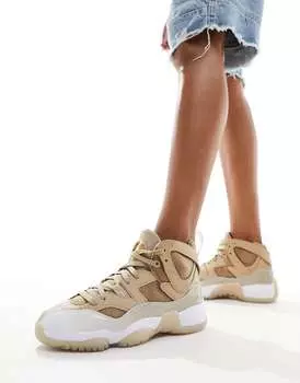 Белые и пустынные кроссовки Jordan Two Trey