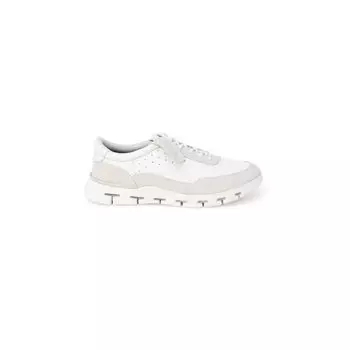 Белые кожаные кроссовки Clarks