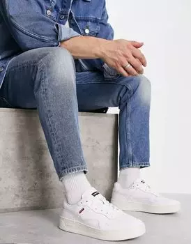 Белые кожаные кроссовки Levi's Glide с массивной подошвой и красной биркой с логотипом