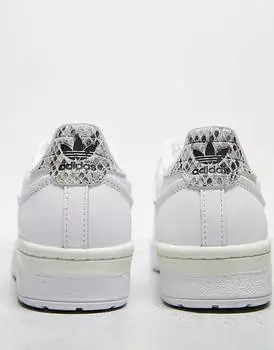 Белые кроссовки adidas Originals Rivalry со змеиным принтом