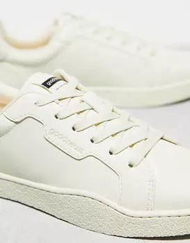 Белые кроссовки Good News