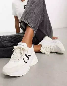 Белые кроссовки на танкетке с монограммой и логотипом Calvin Klein Jeans