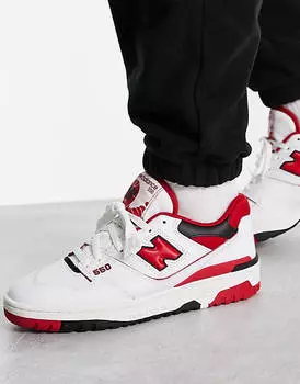 Белые кроссовки New Balance 550 с красной отделкой