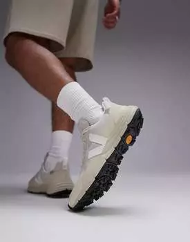 Белые кроссовки VEJA Dekkan