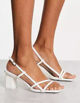 Белые лакированные босоножки на блочном каблуке с ремешками Public Desire Veda