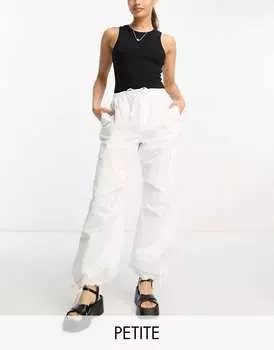 Белые нейлоновые брюки-карго с завязкой на талии Bershka Petite