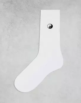 Белые носки с вышивкой Инь Ян ASOS DESIGN