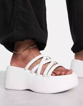 Белые сандалии с ремешками на массивной подошве Daisy Street