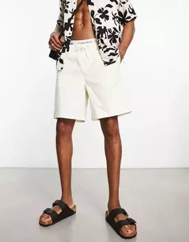 Белые широкие шорты чинос стандартной длины ASOS DESIGN