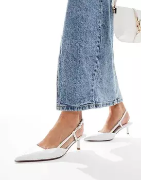 Белые туфли ASOS DESIGN Strike на каблуке и ремешке на пятке
