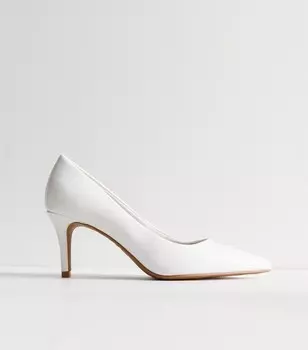 Белые туфли-лодочки с острым носком под кожу на шпильке New Look, белый