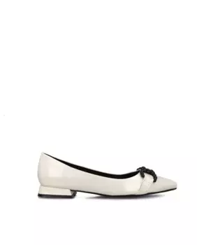 Белые женские балетки с пряжкой на подъеме Menbur, белый