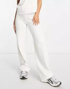 Белые зимние очень мягкие широкие брюки ASOS DESIGN co-ord